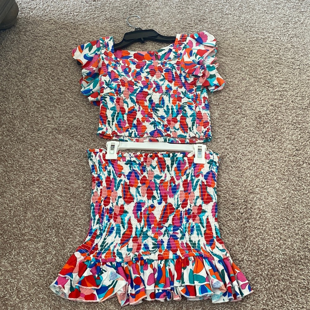 KARLIE set. Top and skirt. Sold together. Size: Medium